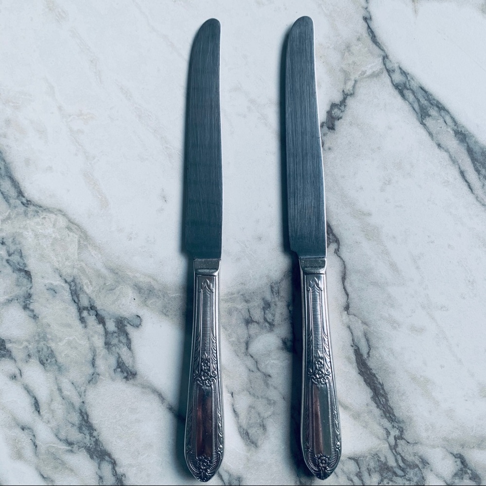 2 WM Rogers Cotillion 1937 Dinner Knives